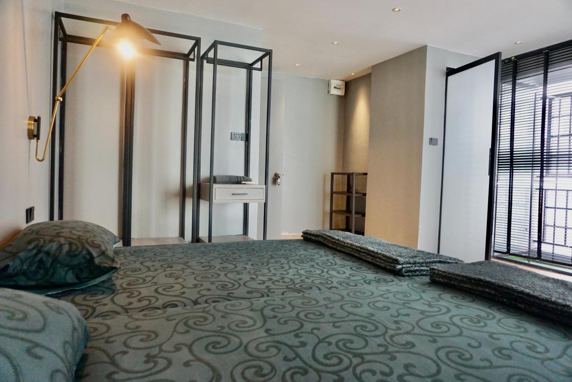 Hip And Funky Apartment Silom Soi 3, With Rooftop View Бангкок Екстер'єр фото