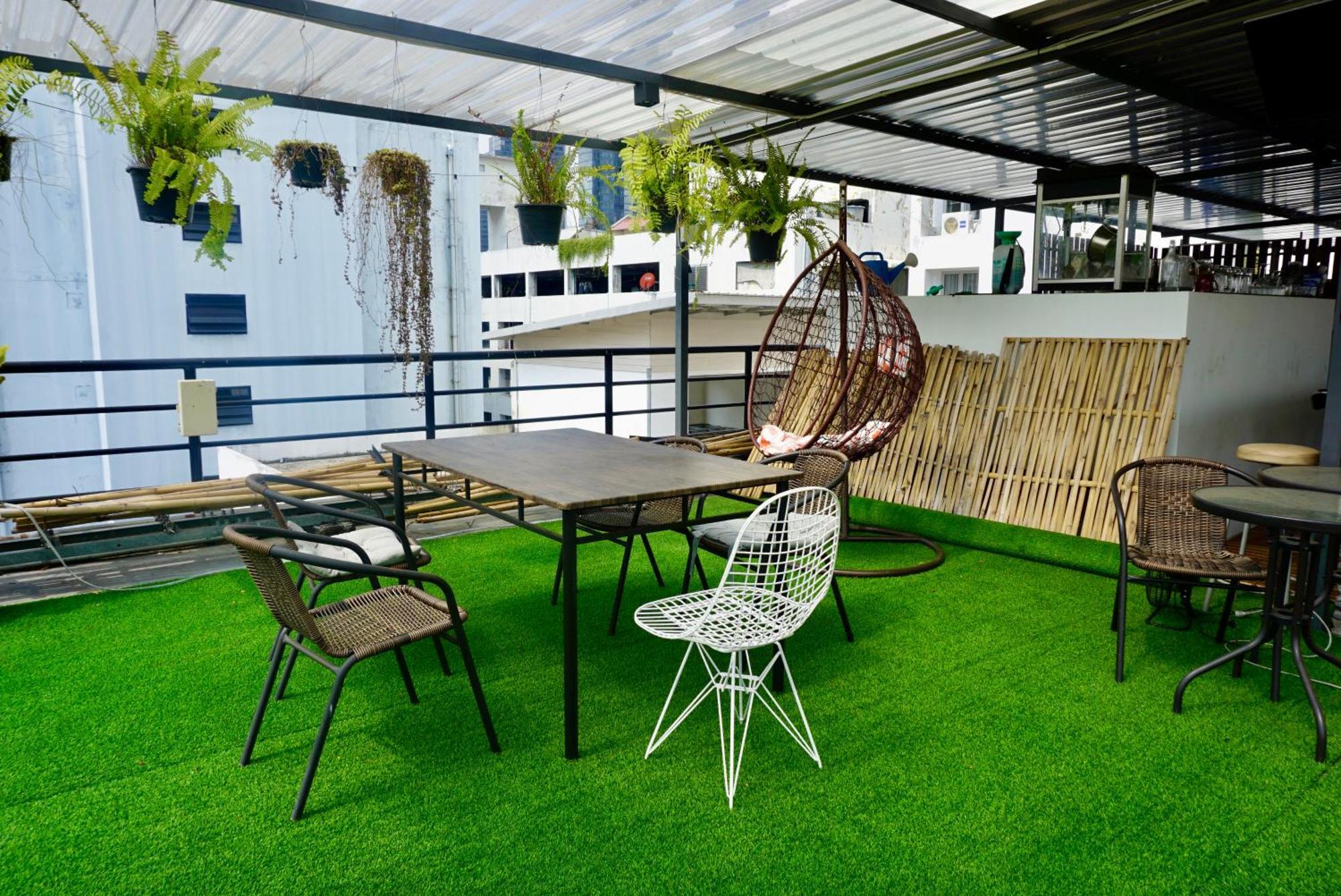 Hip And Funky Apartment Silom Soi 3, With Rooftop View Бангкок Екстер'єр фото