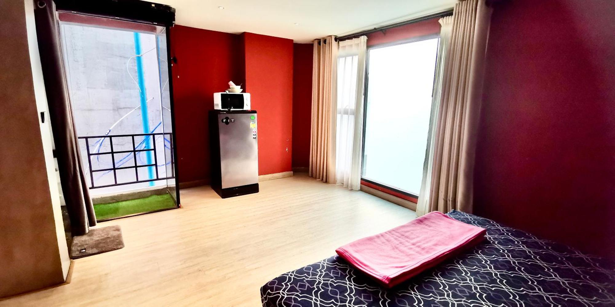 Hip And Funky Apartment Silom Soi 3, With Rooftop View Бангкок Екстер'єр фото